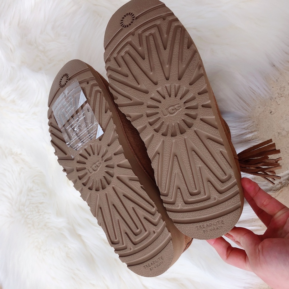 NWOB UGG Cindy Genuine Shearling - Picture 4 of 8